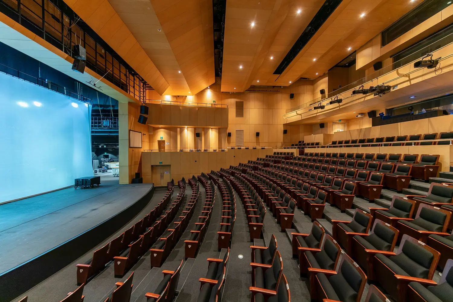 Kontraktor gedung bioskop modern
