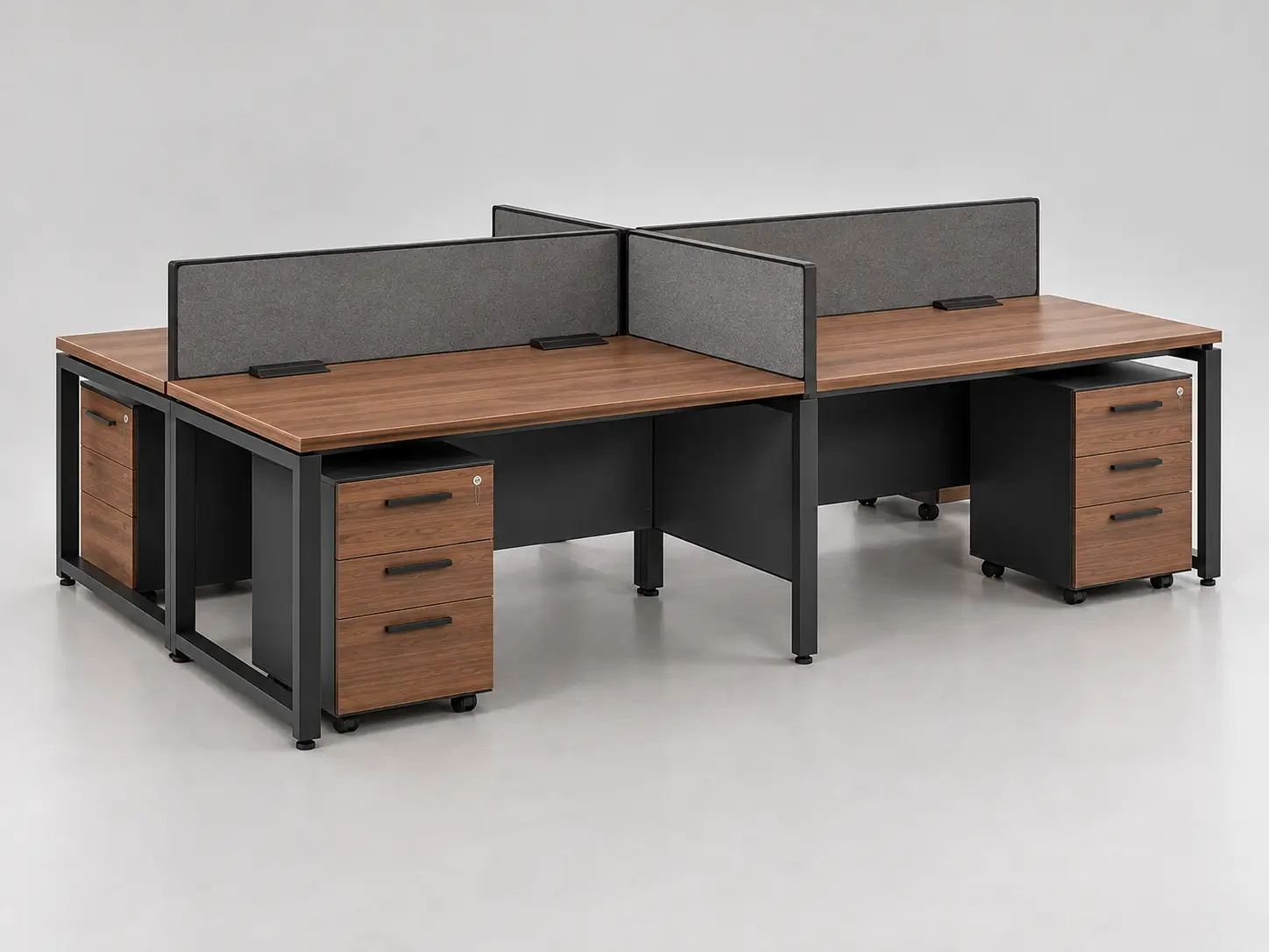 Workstation kantor dengan konfigurasi empat posisi kerja